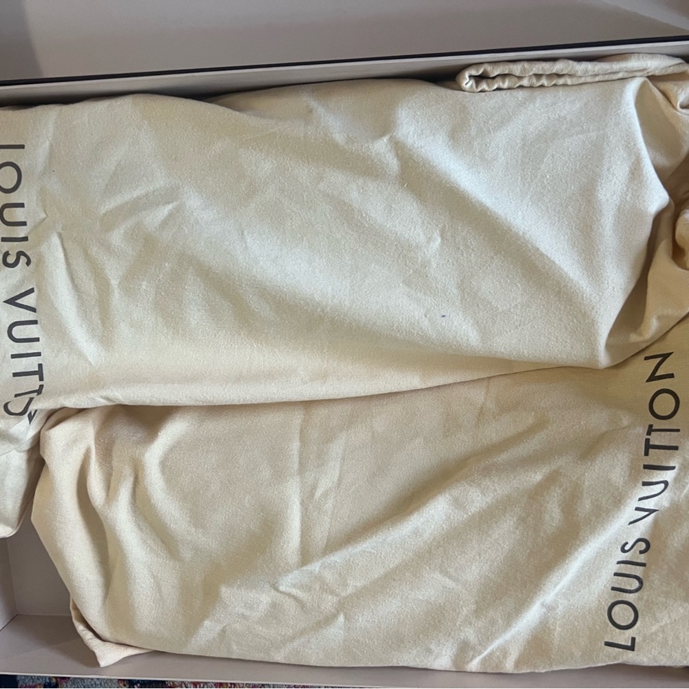 Y’all Louis Vuitton rain boots - Picture 6 of 7